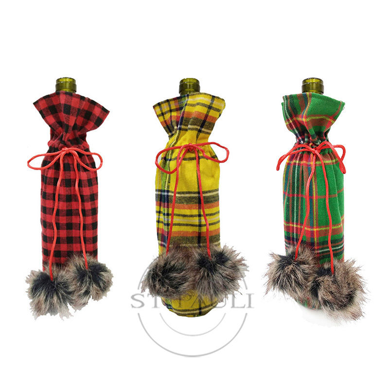 PL19789 11寸圣诞红酒袋 色织格 毛绒 酒类品牌商赠品 圣诞餐厅装饰11inch Christmas Wine Bag Buffalo Plaid Promotional Gift.jpg