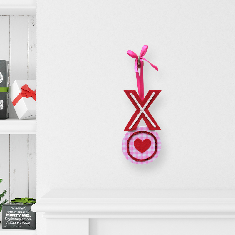 Chic XOXO Heart Hanging Decor - Romantic Felt Ornament
